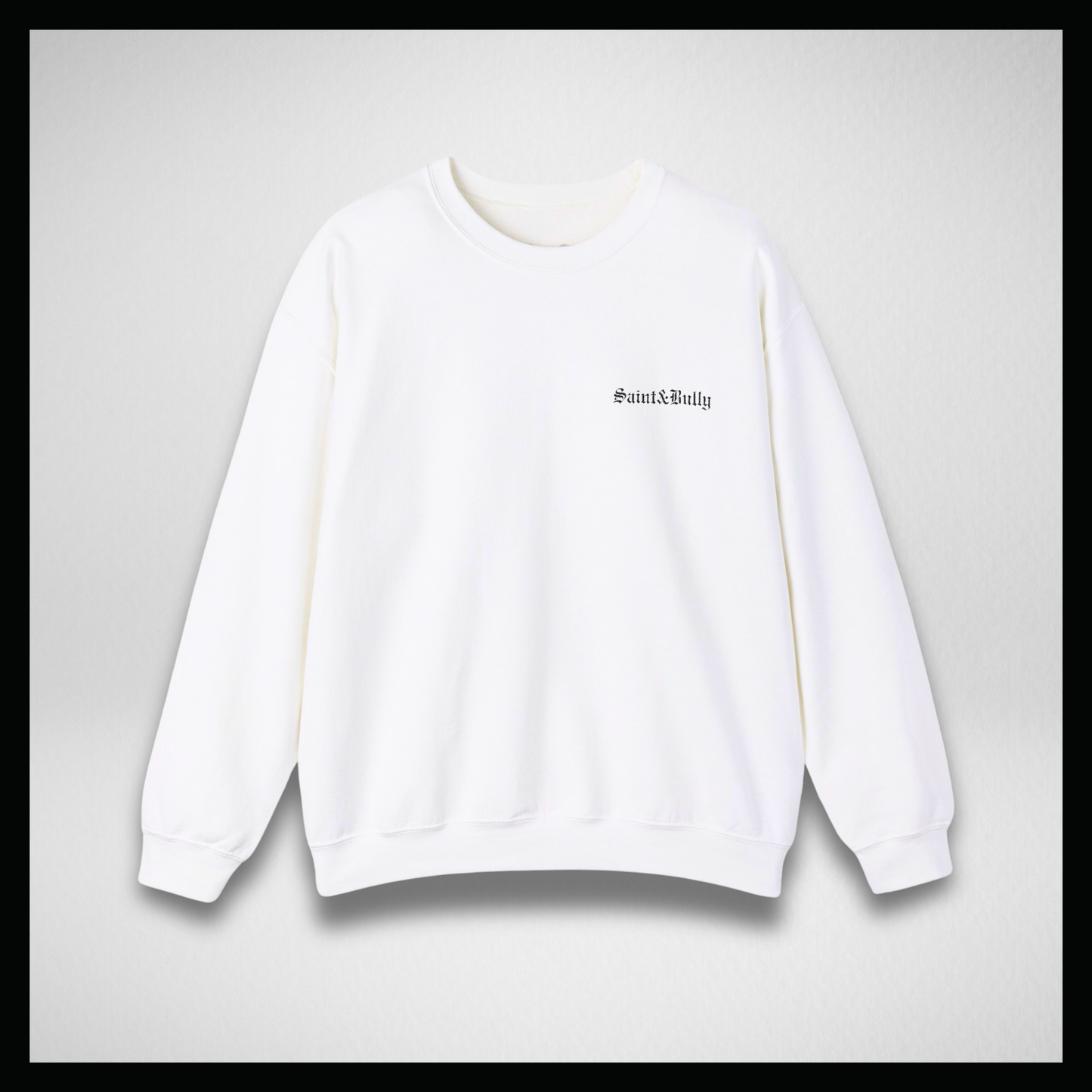 White crewneck sweatshirt, classic "Saint&amp;Bully" writing embroidered